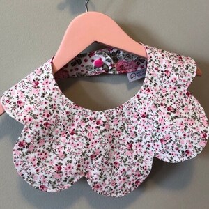 Reversible Cotton Floral Scalloped Edge Baby Bib image 5