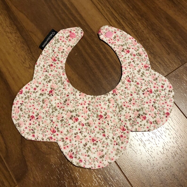 Reversible Cotton Floral Scalloped Edge Baby Bib image 7