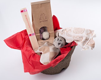 Big Organic Gift Basket for Cats - Natural Toys to Delight - Wool Cat Balls & Quality Catnip Toys