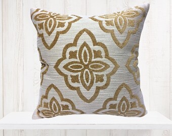 Chenille Texture Medallion Pillow Cover in Gold and Ivory  from Jaclyn Smith Home Collection with Trend Fabrics