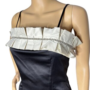 Vestido vintage Y2K Forever21 negro/blanco con volantes y pedrería, estilo años 80, talla XS imagen 4