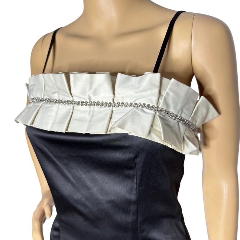 Vestido vintage Y2K Forever21 negro/blanco con volantes y pedrería, estilo años 80, talla XS imagen 4