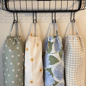Handmade Grocery Bag Holder | Plastic Bag Dispenser | Kitchen Storage | Pantry Organizer bild 3