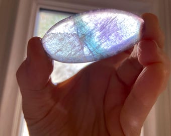 Cristal de fluorita arcoíris: colores pastel, piedra antiestrés, regalo de la naturaleza