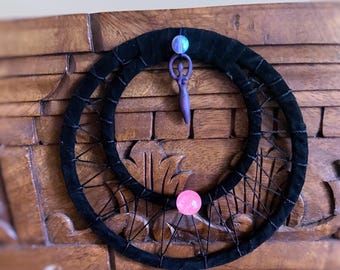 Cuadro decorativo de la Diosa Lunar con cristales de cuarzo de aura angelical, hecho a mano.