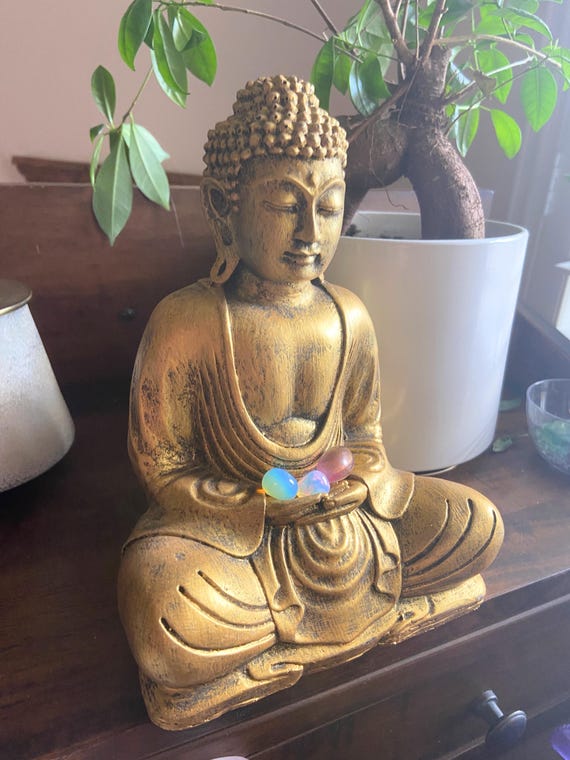 Meditating Buddha Statue // Buddha Figurine