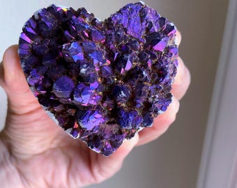 Corazón de aura angelical púrpura y azul medianoche, cristal curativo en bruto, pieza única.