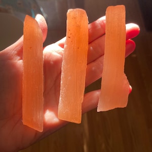 Peach Selenite Wand, Raw Healing Crystal, Crown Chakra, Intuitively Chosen, 3.5" - 4" bild 2