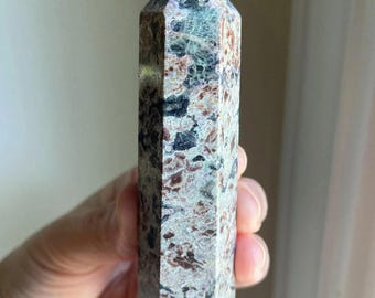 Torre de ágata flor verde: Punta de cristal para la sanación del chakra del corazón, pieza única, 8,25 cm (3,25 pulgadas)