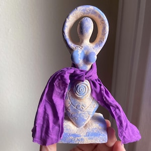 Divine Feminine Goddess Figurine - Medicine Woman - Earth Goddess Statue - Gaia - Fertility Altar Goddess - Mother Goddess Figurine