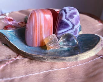 Conjunto de cristales curativos para el amor propio y la abundancia: Cristales exactos que se muestran en la imagen.