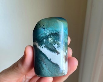 Premium Quality Green Sardonyx Free Form, Self-Standing Healing Crystal, Heart Chakra, Exact One