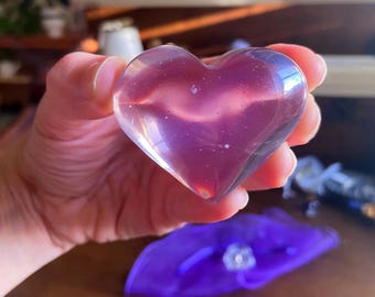 Corazón de opalita rosa abultada, tallado en forma de corazón, pieza única, 2"