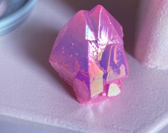Impresionante torre de cristal de cuarzo rosa ángel en bruto, exactamente la que se muestra en la imagen.