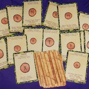 Rune Cards with Key Words Oracle Deck 25 Cards por Lynn Boyle. Flamante. Autopublicado.