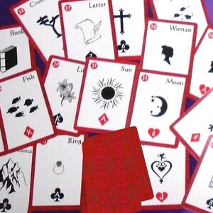 Cartas del Oráculo de la Fortuna Lenormand en rojo y blanco, tamaño mini, de Lynn Boyle. Nuevas. Autopublicadas.