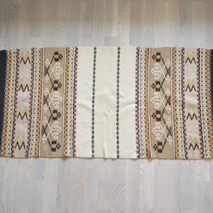 Norwegian Handwoven Table Runner / Folk Art / Hytte / Farmhouse Ornament