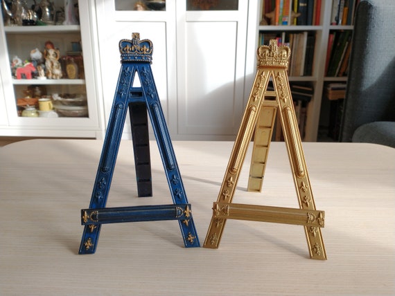 Pair Gold and Blue Plastic Picture Stands / Crowns / Menu Stands / Displays  