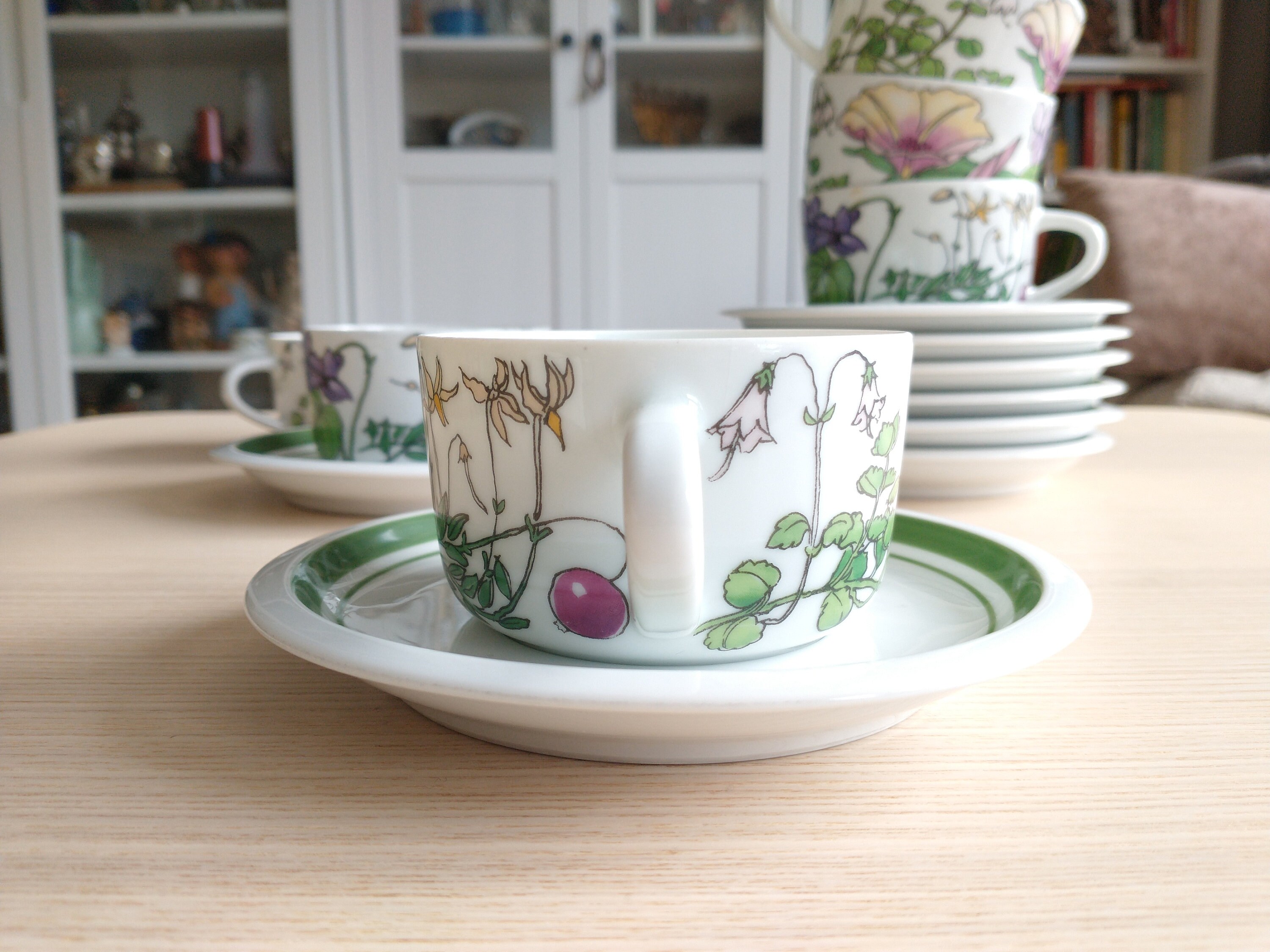 7 SOUCOUPES EN Porcelaine villeroy et boch modèle VIOLA EUR 10,00