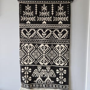 Norwegischer handbestickter Wandbehang