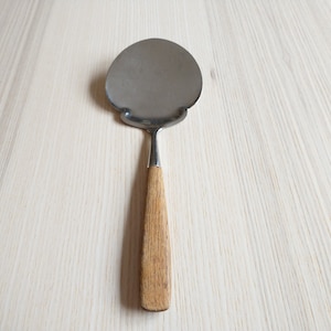 Server per torte scandinave della metà del secolo, Teak