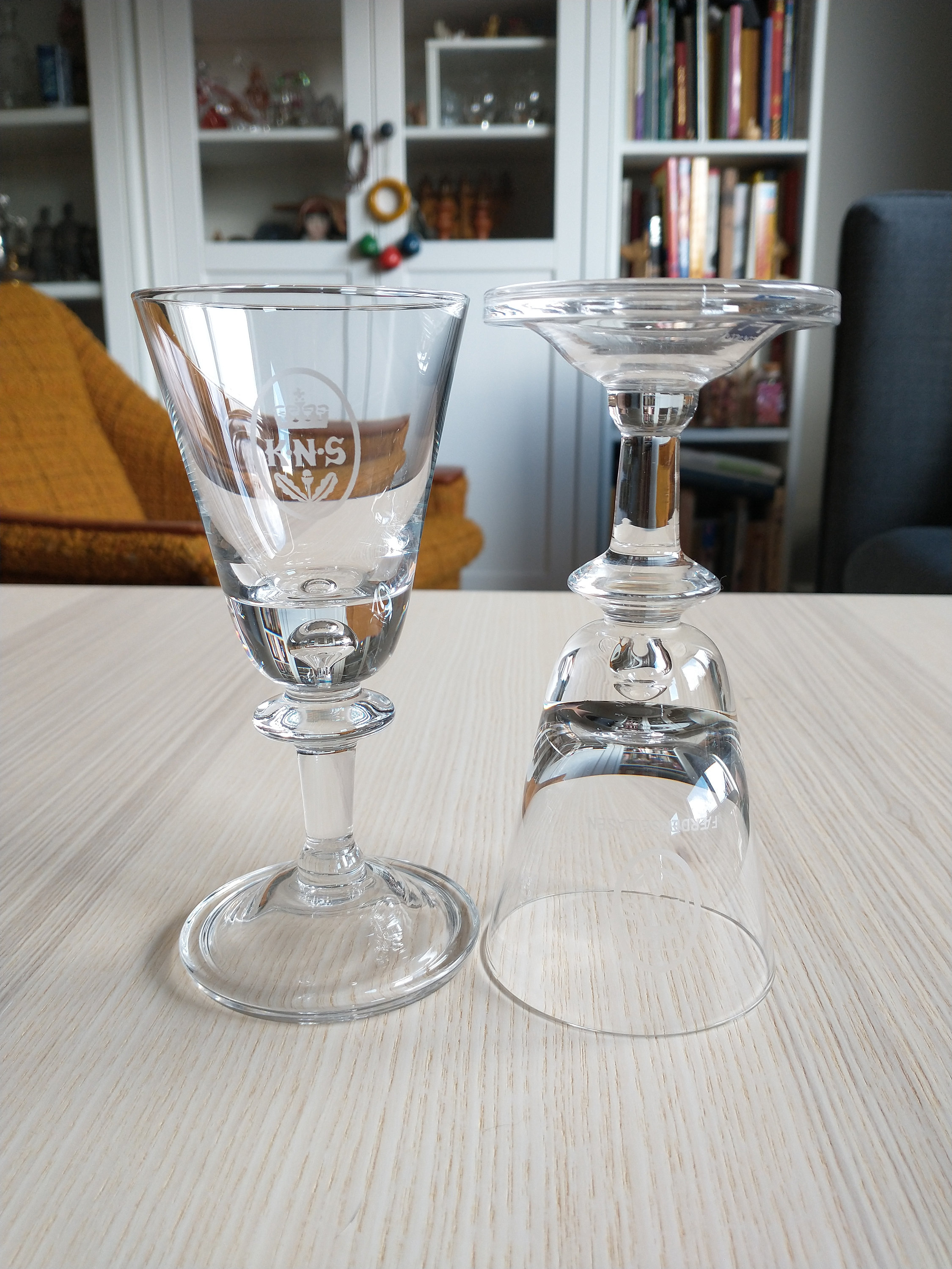 DECOR, Set of 2 GIANT Hand Painted Wine Glasses - Sailboat, Tall 11 24  oz.