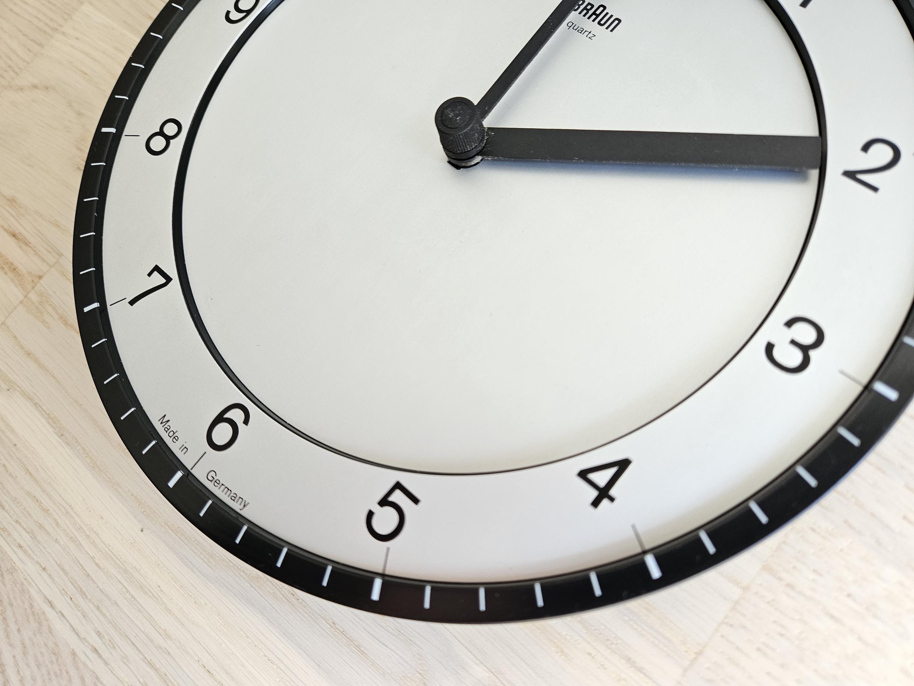 ヴィンテージ Braun 壁掛け時計　ABW31 Type 4861 シルバー Vintage Braun Wall Clock: Silver & Black Minimalist Design - Etsy
