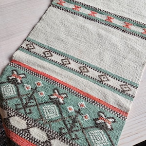 Handcrafted Norwegian Table Runner / Folk Art / Hytte / Farmhouse