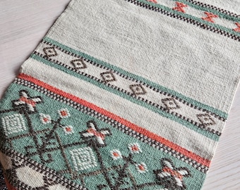 Handcrafted Norwegian Table Runner / Folk Art / Hytte / Farmhouse