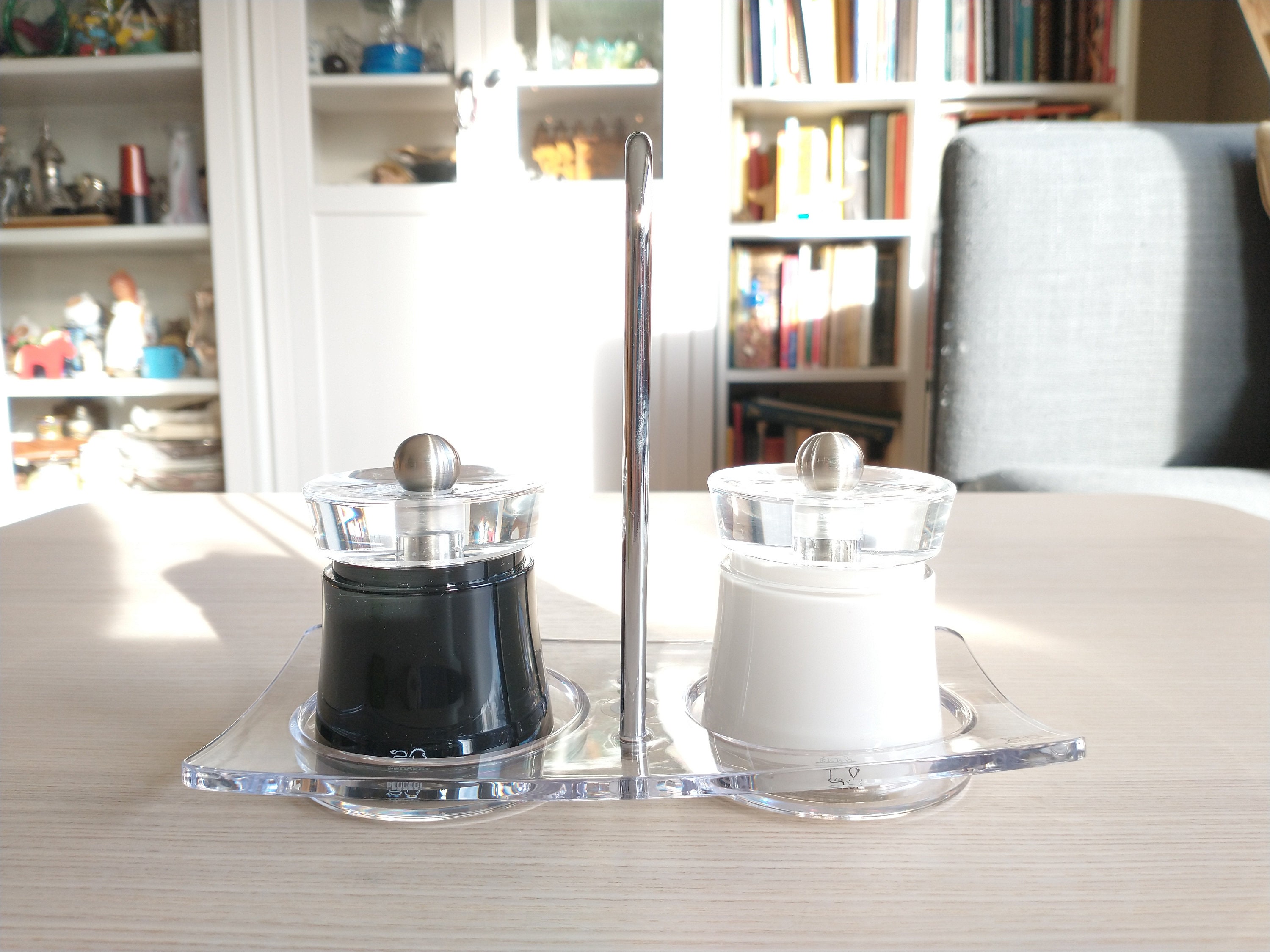 Peugeot Bali Salt and Pepper Grinders / Black and White / Linea Tray /  Modern 