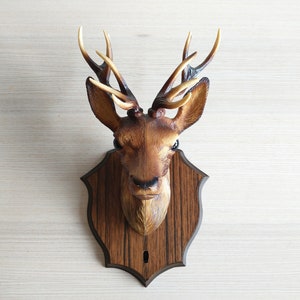 Ningún animal fue dañado / Trofeo de ciervo de plástico / País / Lodge / Decoración de pared