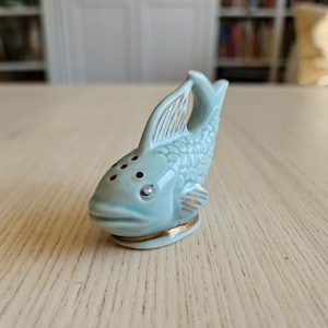 Antique Ceramic Blue Fish Pepper Shaker/Salt Shaker/Kitchen Table
