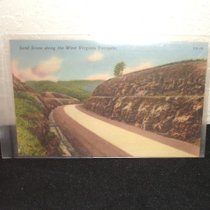 Vintage Linen Postcard-Sand Stone le long de la West Virginia Turnpike-Used-Stamped