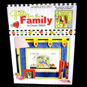Mary Engelbreit Gifts For The Family In Cross Stitch (Leisure Arts, 2004, New)
