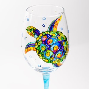 Sea Turtle Wine Glasses, Beach Theme Wine Glass, Turtle Gift Beach Bridal Shower wedding party gift
