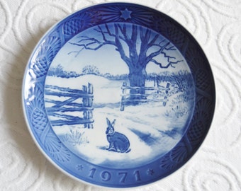 ROYAL COPENHAGEN Hare In Winter Collectible Plate Blue and White 1971 Retro Plate