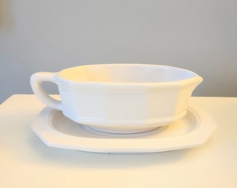 Gravy Boat and Dish Pfaltzgraff Off White Serving Pitcher