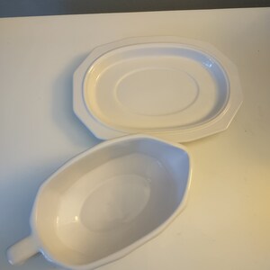 Gravy Boat and Dish Pfaltzgraff Off White Serving Pitcher image 3