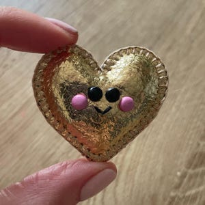 Teeny tiny pocket heart / pocket hug