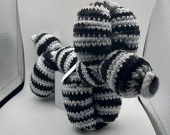 Black and white balloon dog