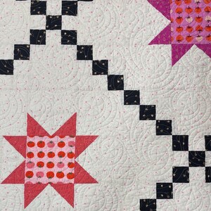 Hopscotch Stars Quilt Pattern by @PrayerieWife