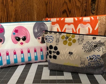 PDF Sewing Pattern: Grabbit and Go Pouch -  A Zipper Pouch With a Handle