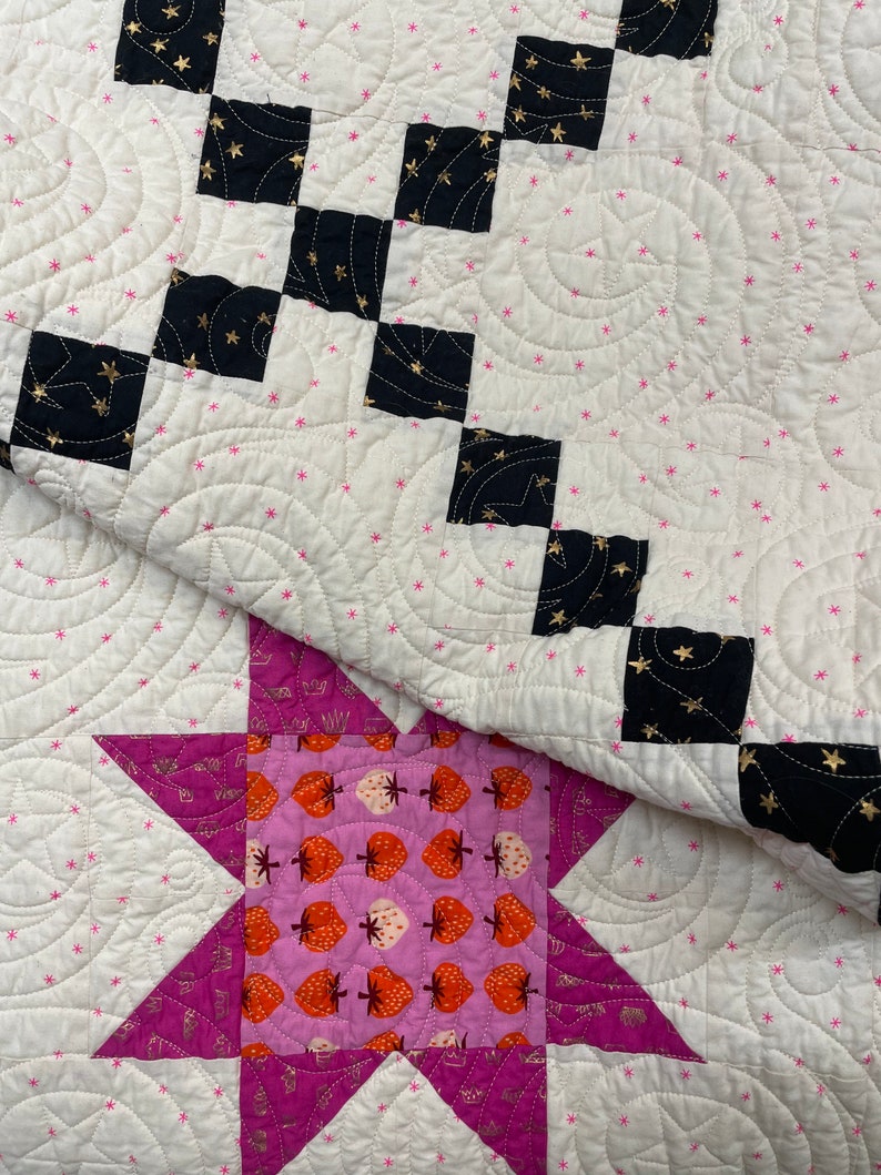 Hopscotch Stars Quilt Pattern by @PrayerieWife