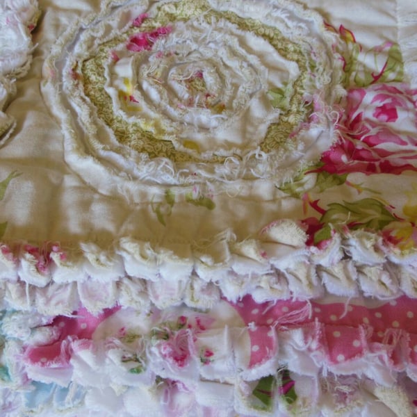 Shabby Rag Rosey Quilt Pattern.  Beautiful roses with a unique blooming technique you'll love!  Soft and dimensional, first in a series!