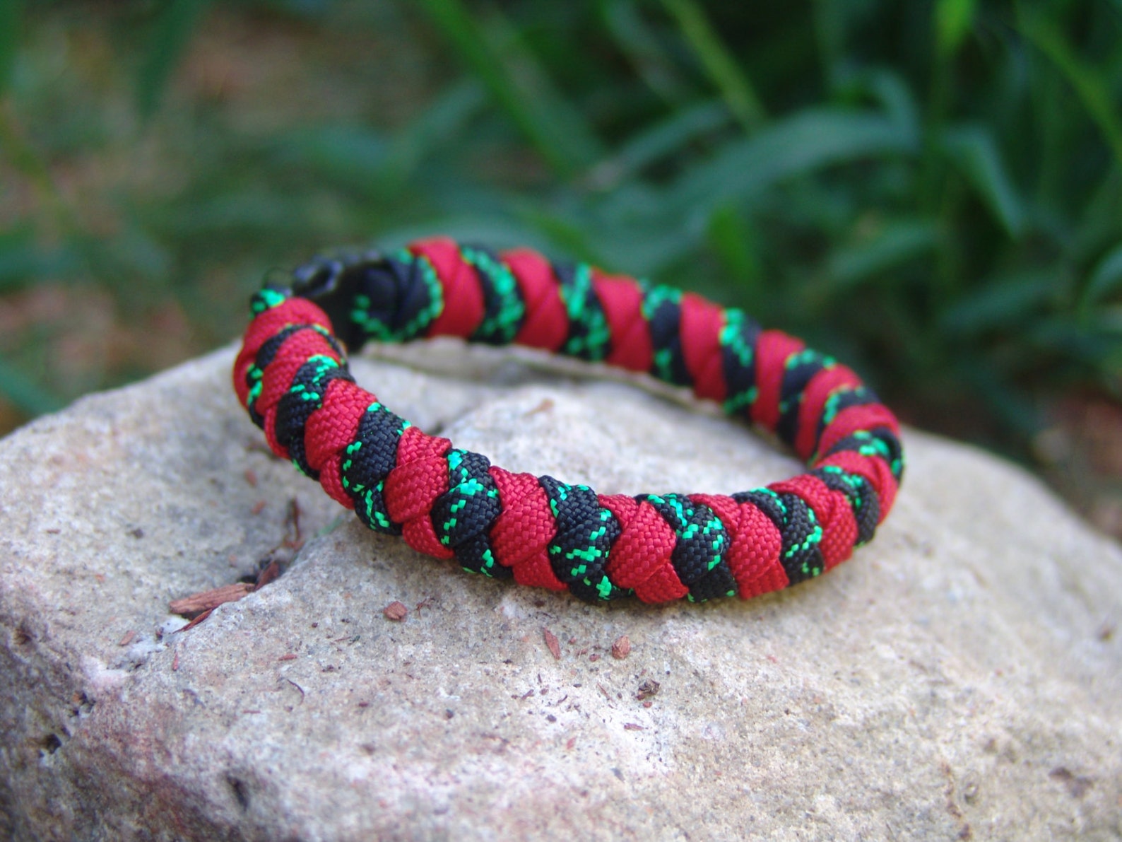 Round paracord bracelet Clearance