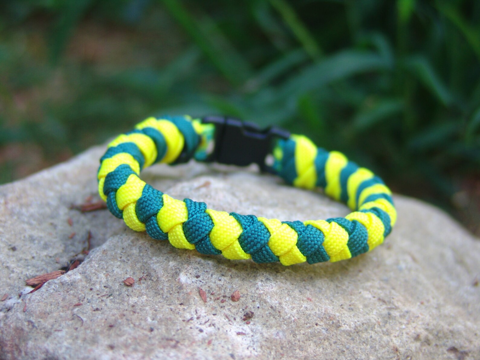 Round paracord bracelet Clearance