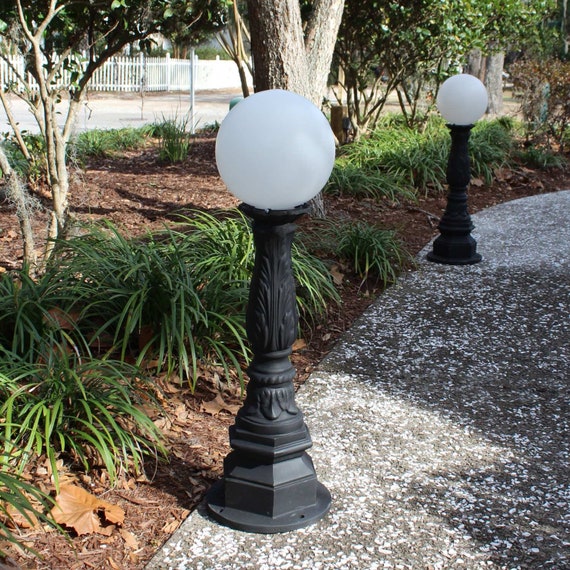 Globe on sale lamp post