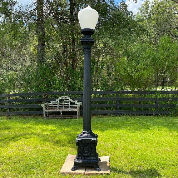 Exterior pole light online