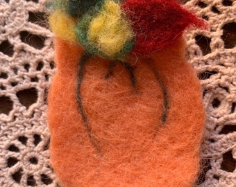 Pumpkin, Felted Pumpkin, Felted Pumpkin Pin, Felted Brooch, Felted Jewelry, Fiber Art Jewelry, Ecofriendly Jewelry, Fall Accessory