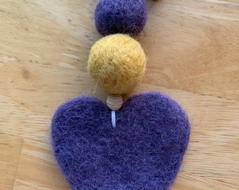 Aromatherapy Felt Ball Diffuser, Essential Oil Diffuser, Felt Ball Car Vent Clip, Gift for her, Best Friend Gift, Ecofriendly Wool Diffuser
